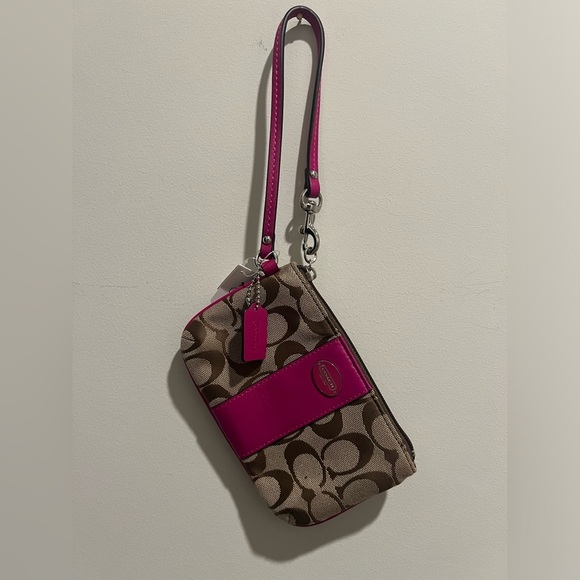COACH Wristlet SV/Khaki/Magenta NWT - Picture 2 of 9